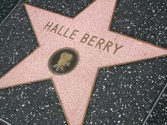 Halle Berry - Medien & Nachrichten